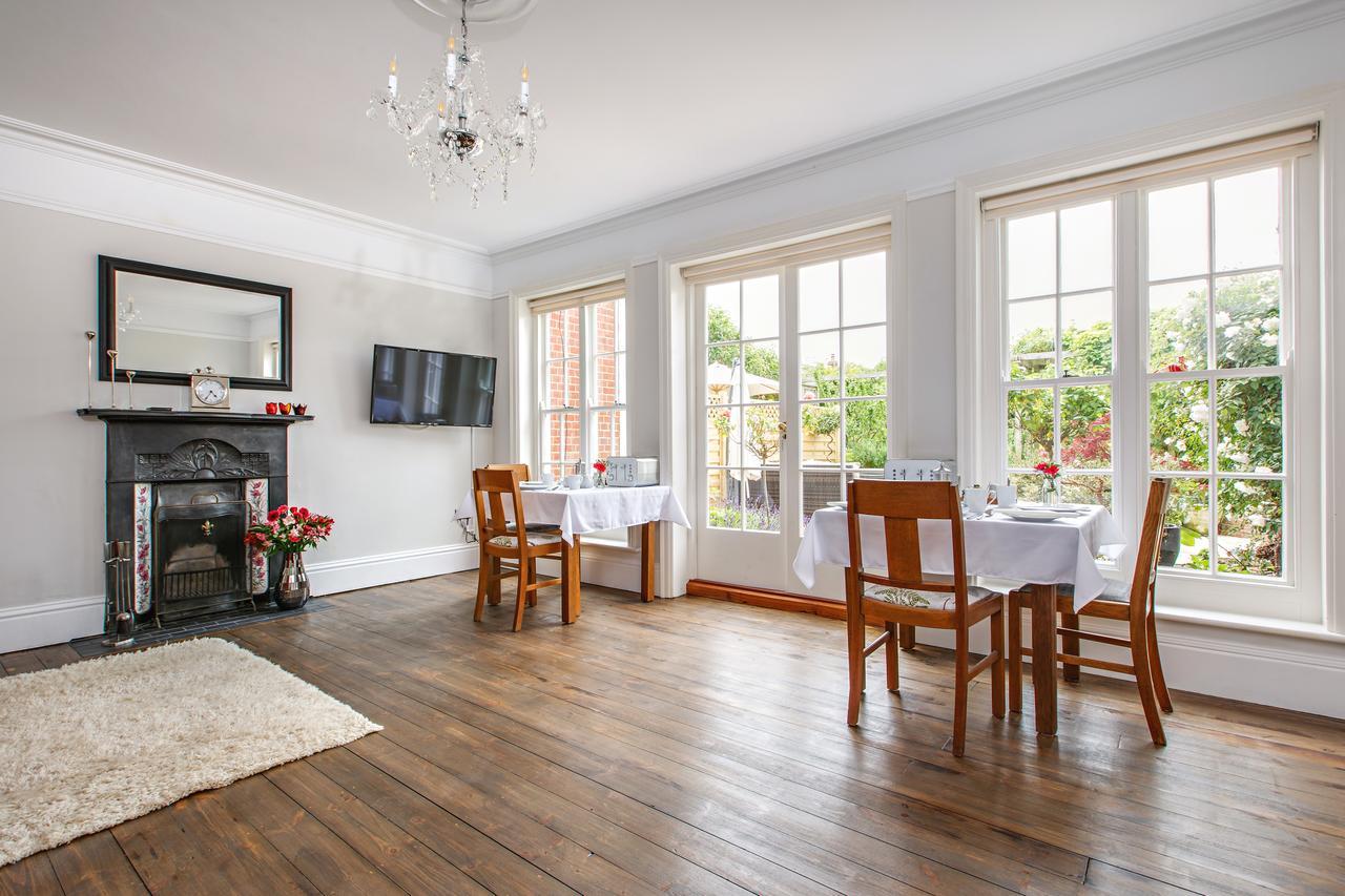 Alton House 3*